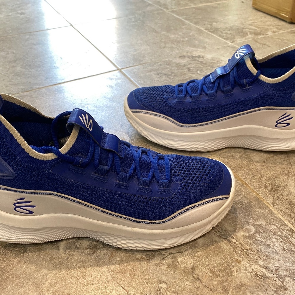 Curry Flow 8 Under Armour Basketball 7 youth